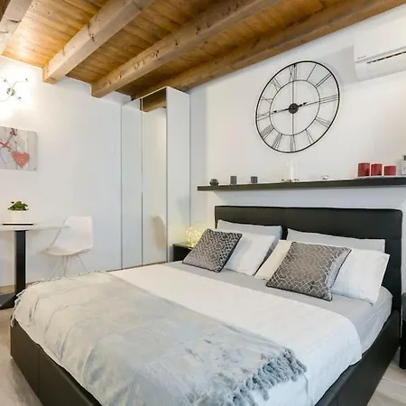 Antica Corte Con Balcone
