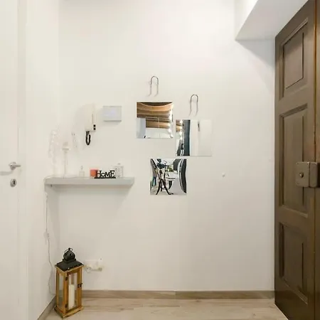 Antica Corte Con Balcone * Como